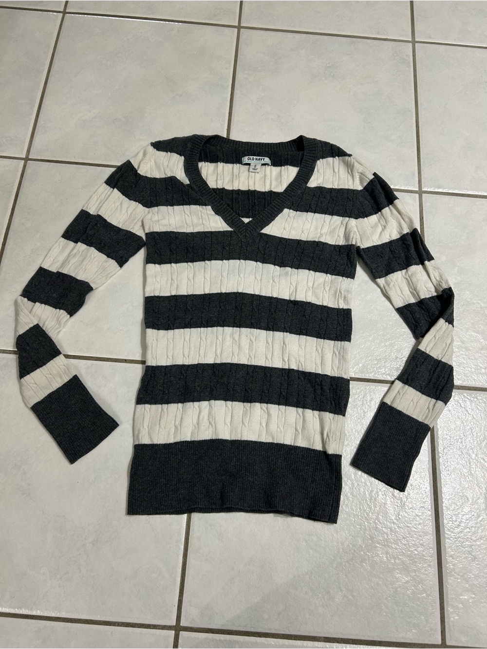 Old Navy Women's Gray & White Striped V-Neck Cable Sweater